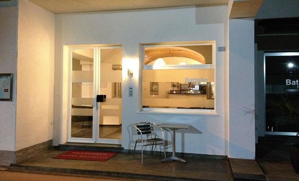 Hotel Garni Battello Мелиде Екстериор снимка