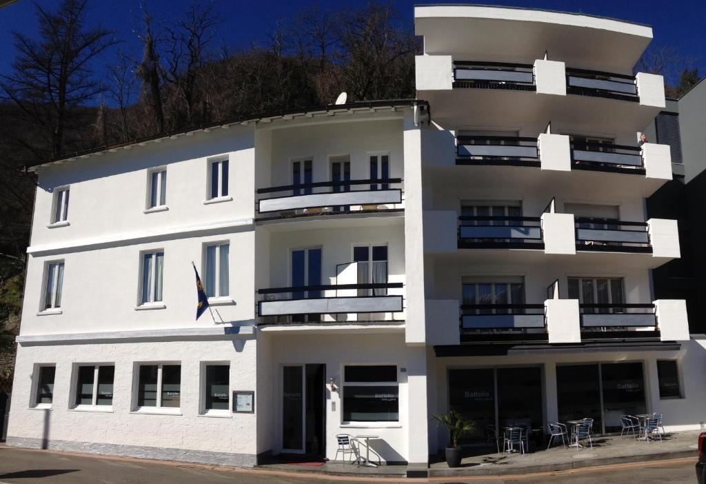 Hotel Garni Battello Мелиде Екстериор снимка