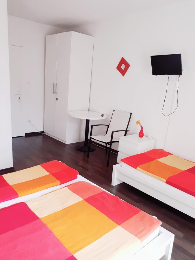 Hotel Garni Battello Мелиде Екстериор снимка