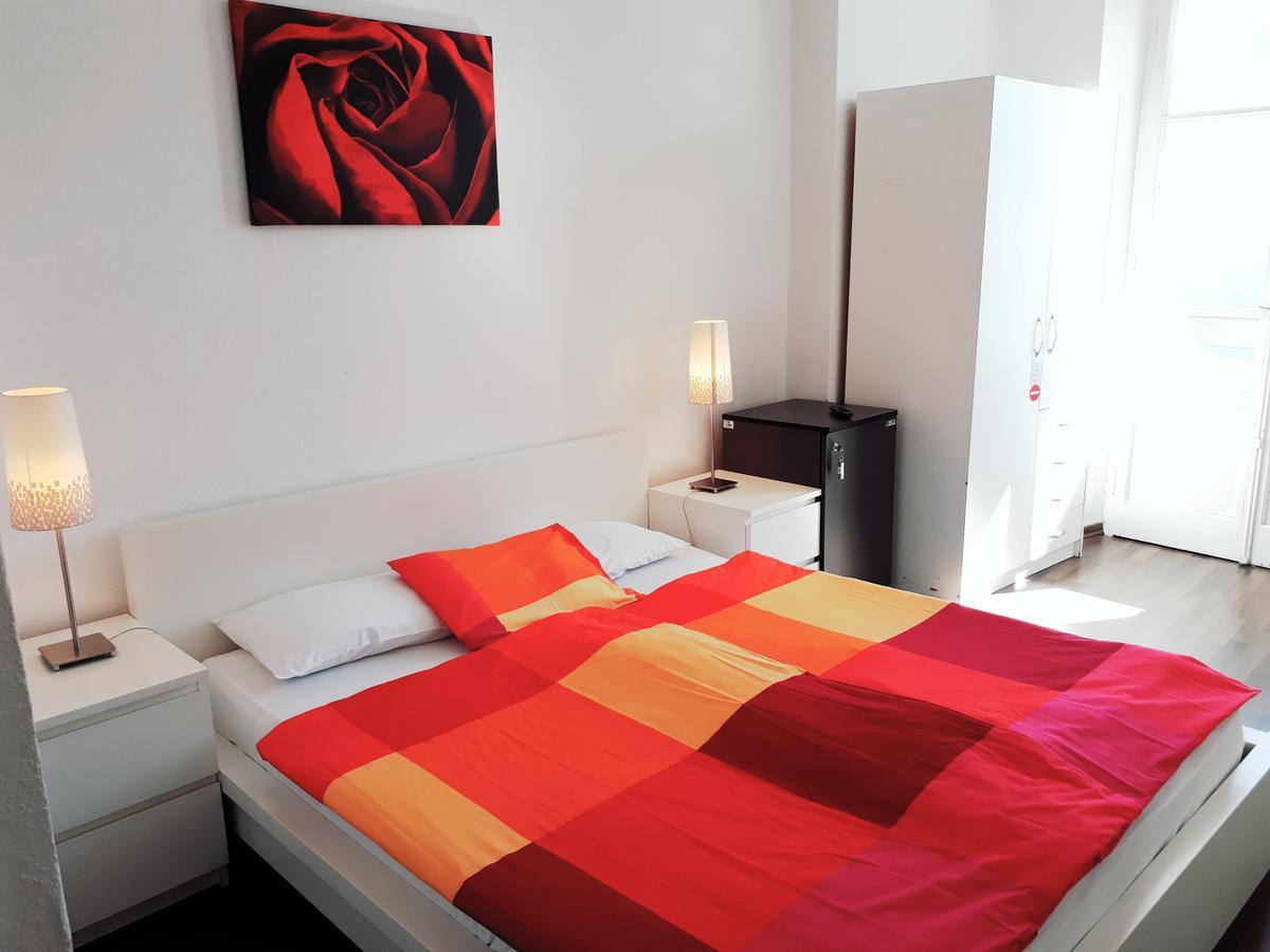 Hotel Garni Battello Мелиде Екстериор снимка