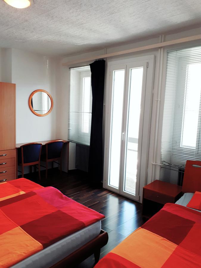 Hotel Garni Battello Мелиде Екстериор снимка
