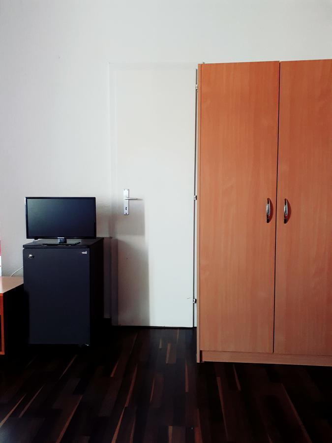 Hotel Garni Battello Мелиде Екстериор снимка