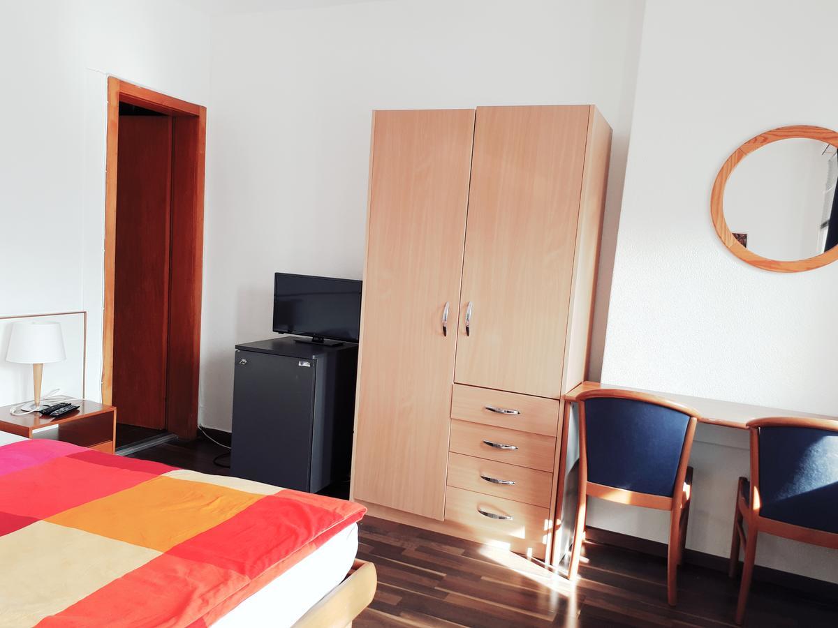 Hotel Garni Battello Мелиде Екстериор снимка